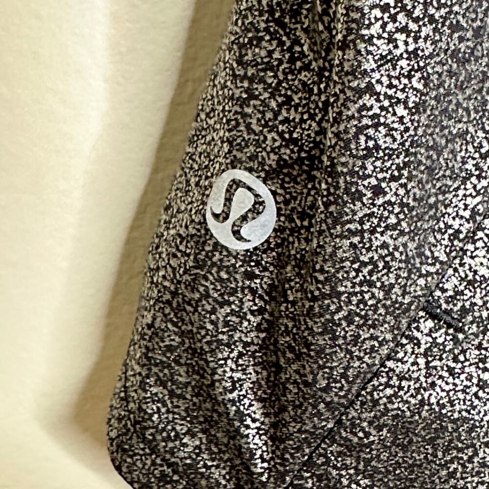LULULEMON Run Times Short II 4" Luminosity Foil Print Black Silver {Q51} - Picture 7 of 9